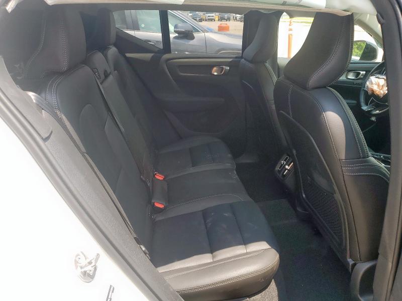 2025 VOLVO XC40 PLUS - YV4L12UC5S2512349