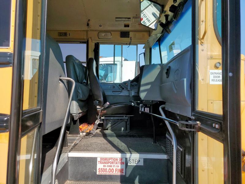 2011 IC CORPORATION 3000 CE #3240841191