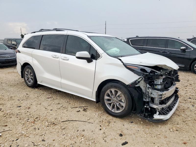 2023 TOYOTA SIENNA XLE 5TDYRKEC9PS168685
