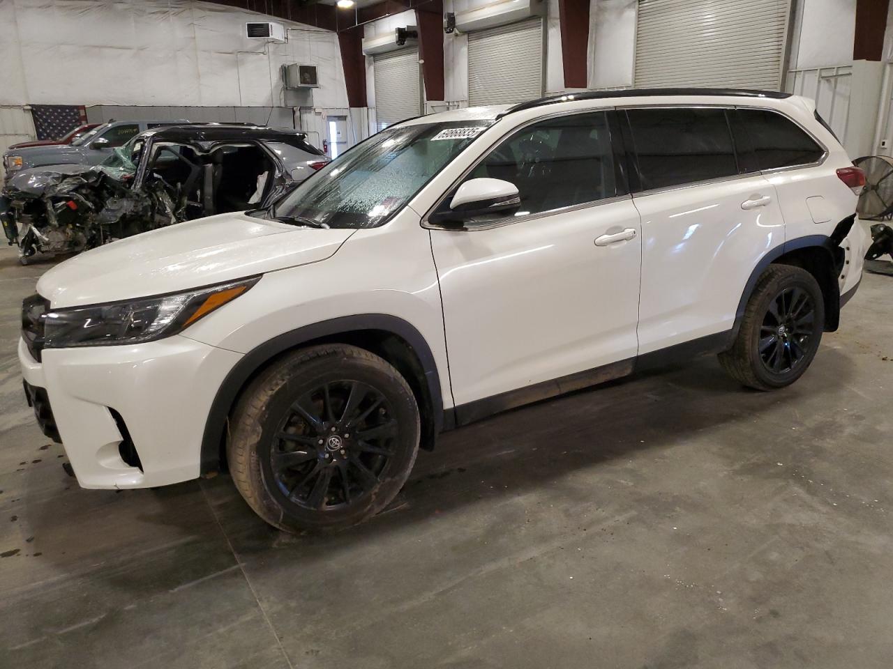 TOYOTA HIGHLANDER SE