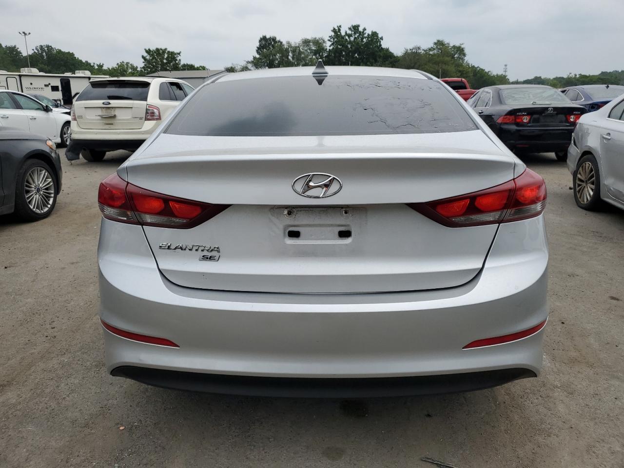 HYUNDAI ELANTRA SE
