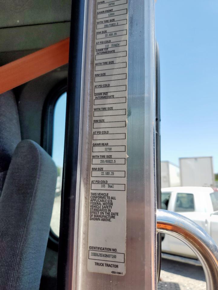 Lot #3303628930 2016 KENWORTH T370