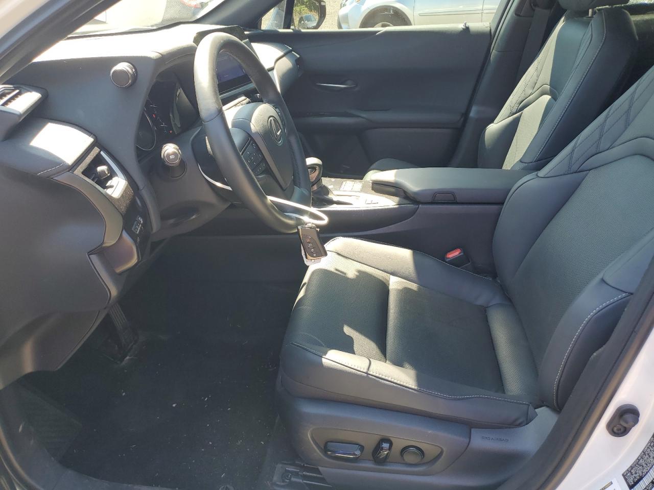 LEXUS UX 250H PREMIUM