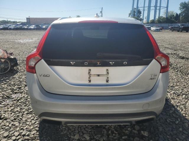 2015 VOLVO V60 CROSS YV4612HK9F1000586