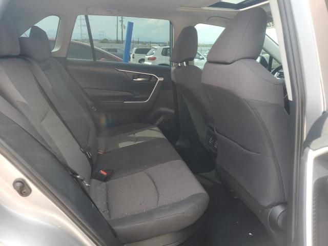 2019 TOYOTA RAV4 XLE 2T3RWRFV0KW015335