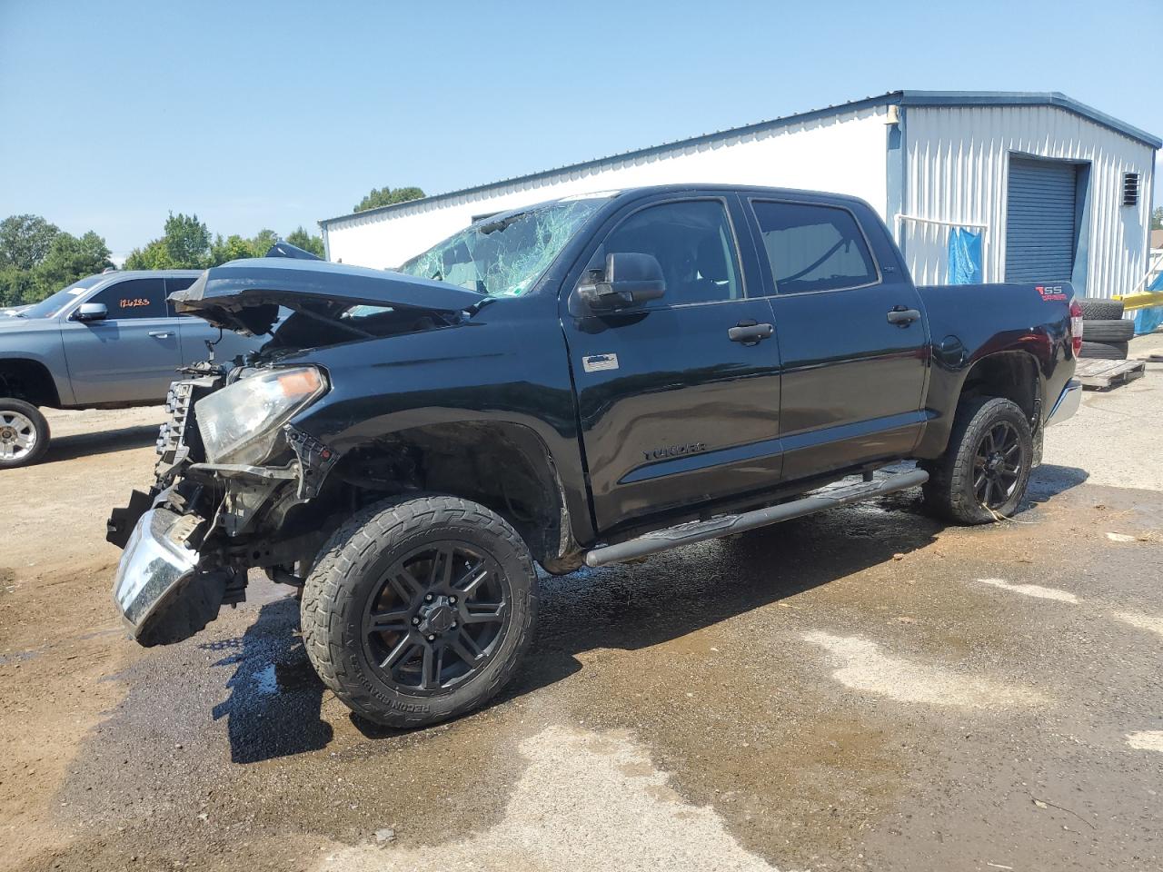 TOYOTA TUNDRA CREWMAX SR5