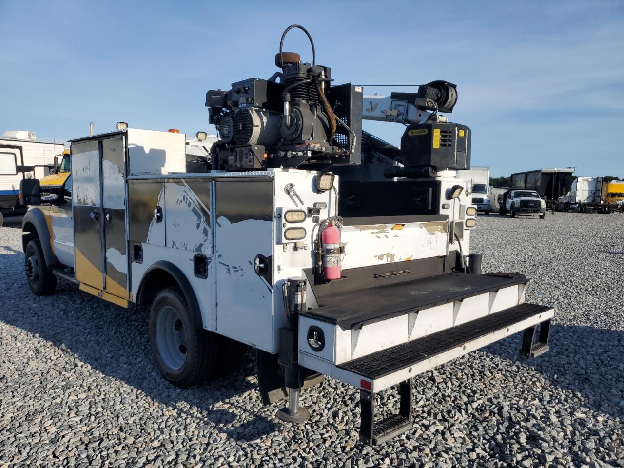 FORD F-550 SUPER DUTY