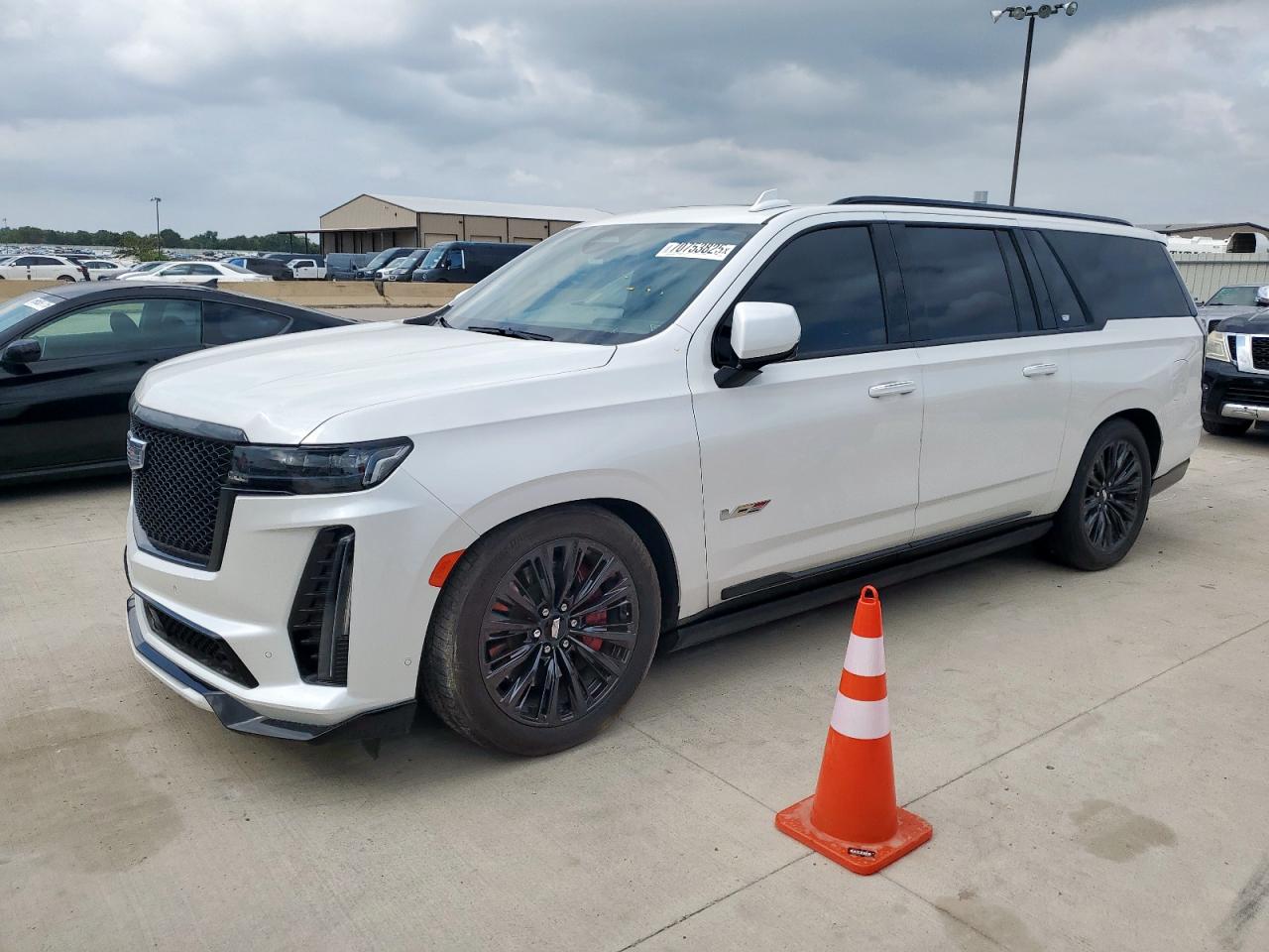 CADILLAC ESCALADE ESV SPORT