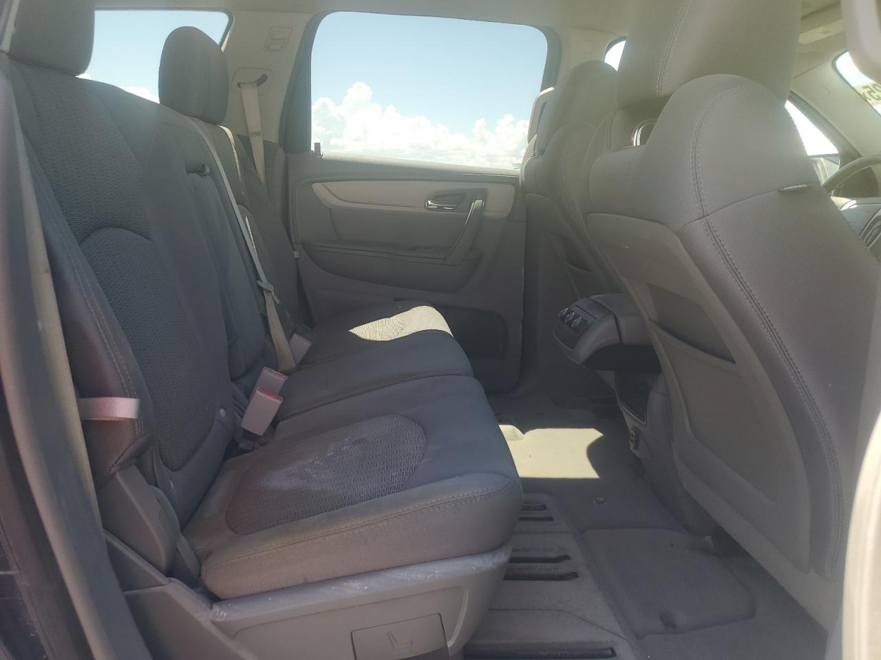 CHEVROLET TRAVERSE LS