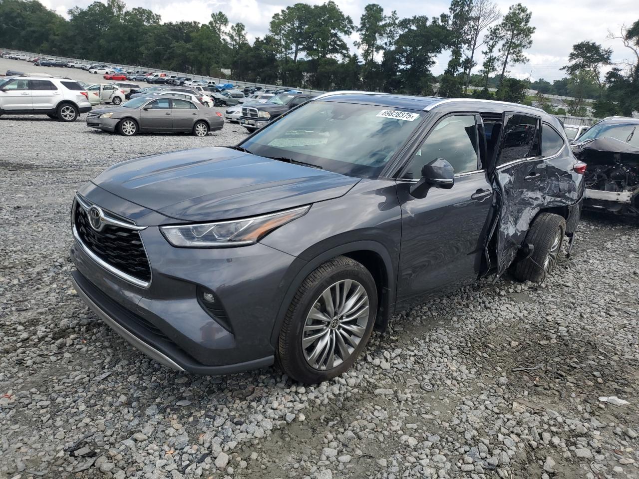 TOYOTA HIGHLANDER PLATINUM