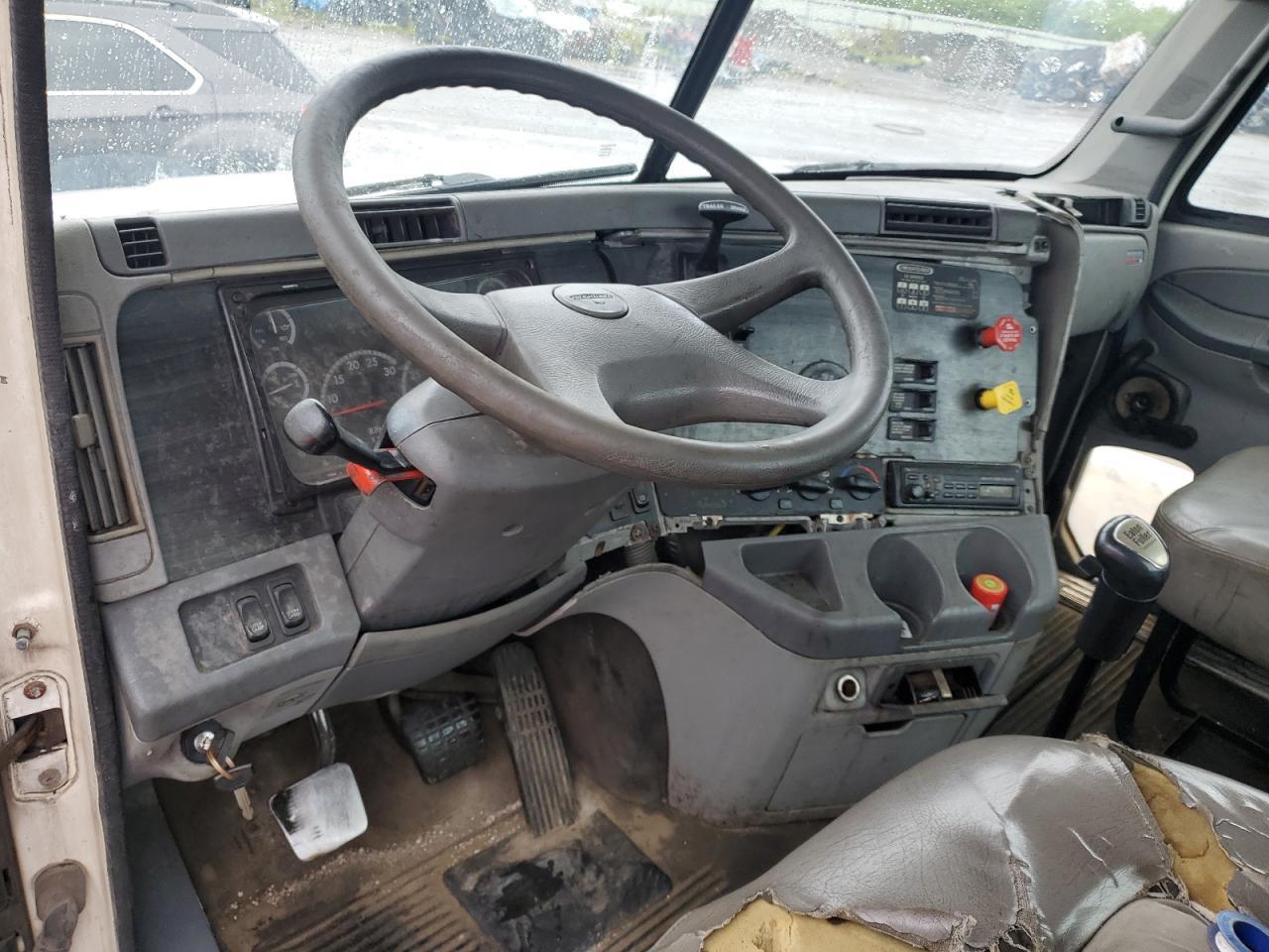 Lot #3229772368 2006 FREIGHTLINER COLUMBIA 1