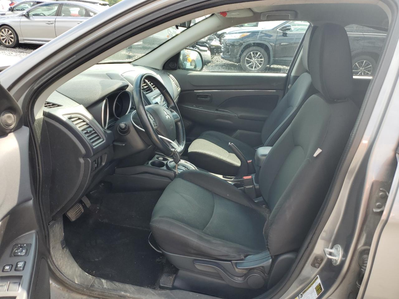 MITSUBISHI OUTLANDER ES