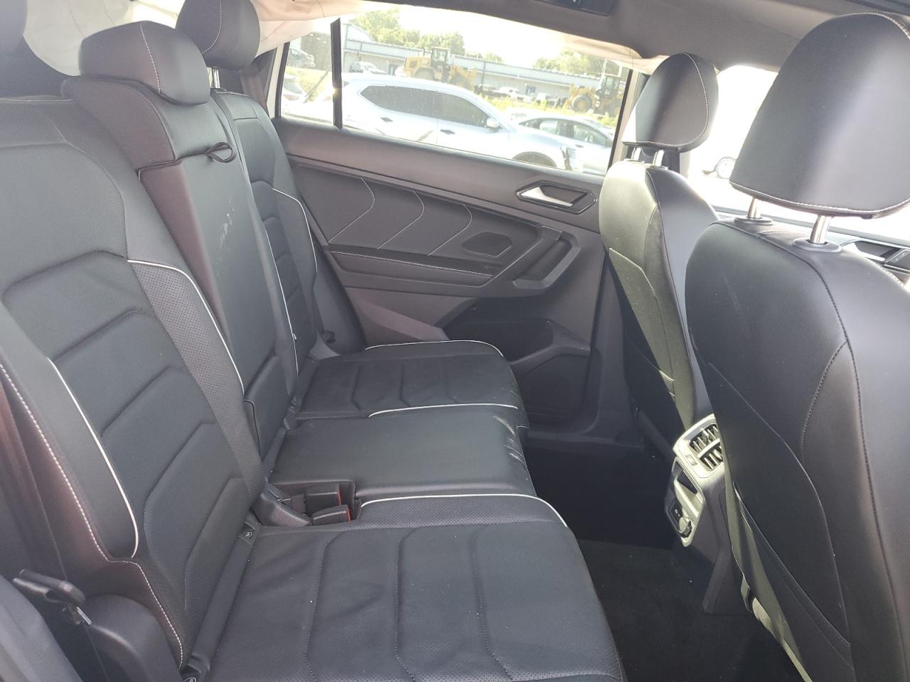 VOLKSWAGEN TIGUAN SEL R-LINE