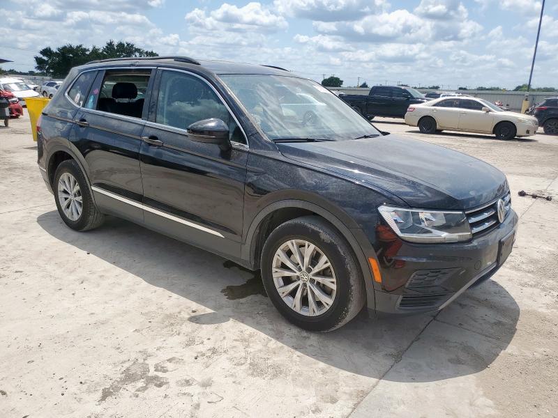 2018 VOLKSWAGEN TIGUAN SE - 3VV3B7AX6JM059887