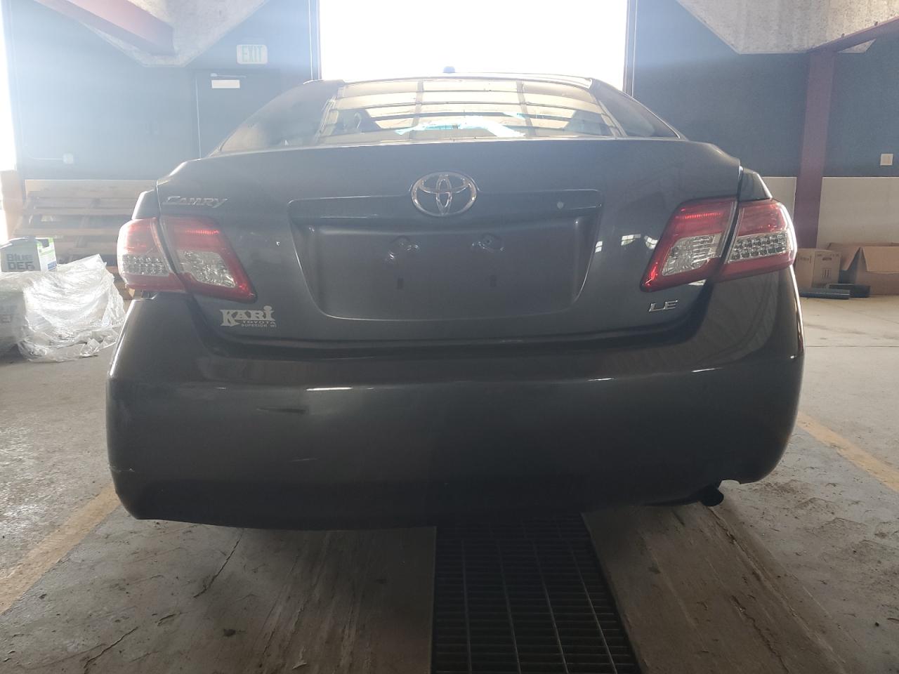 TOYOTA CAMRY BASE