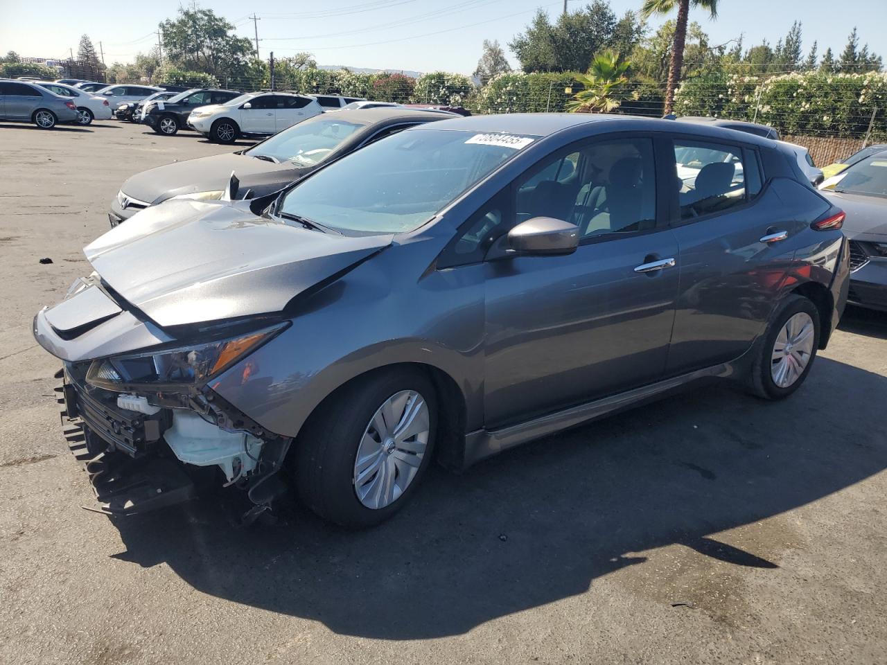  Salvage Nissan LEAF