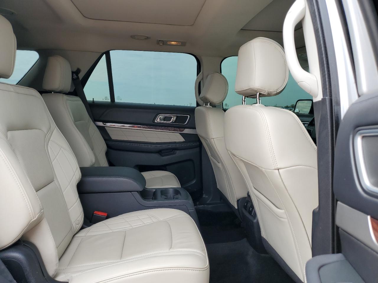 FORD EXPLORER PLATINUM