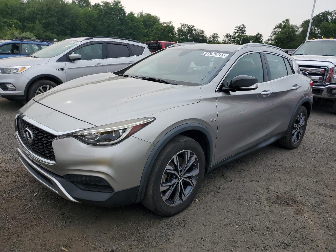 INFINITI QX30 BASE
