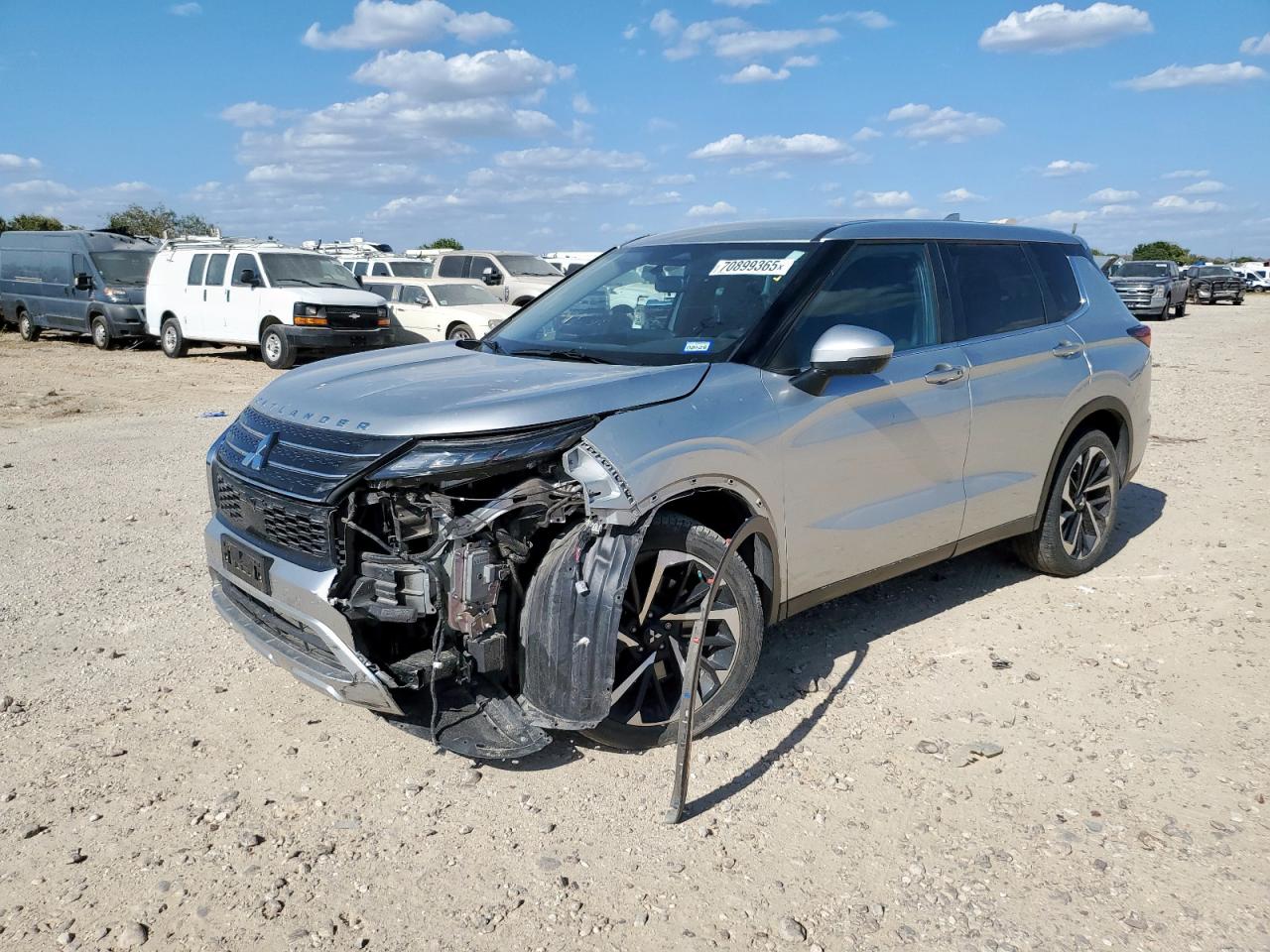 MITSUBISHI OUTLANDER SE