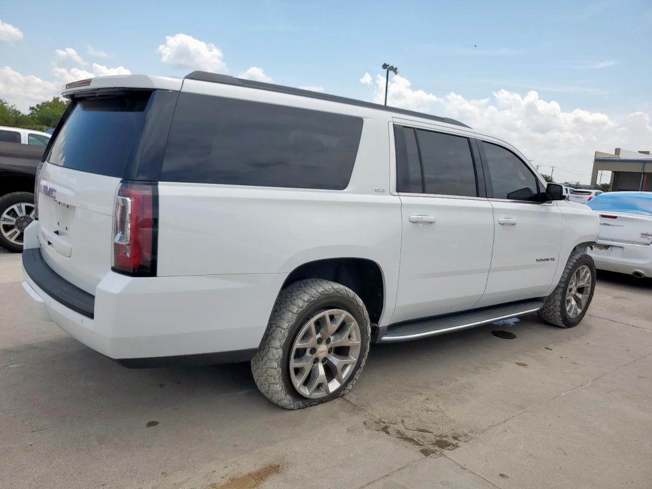 GMC YUKON C1500 SLT