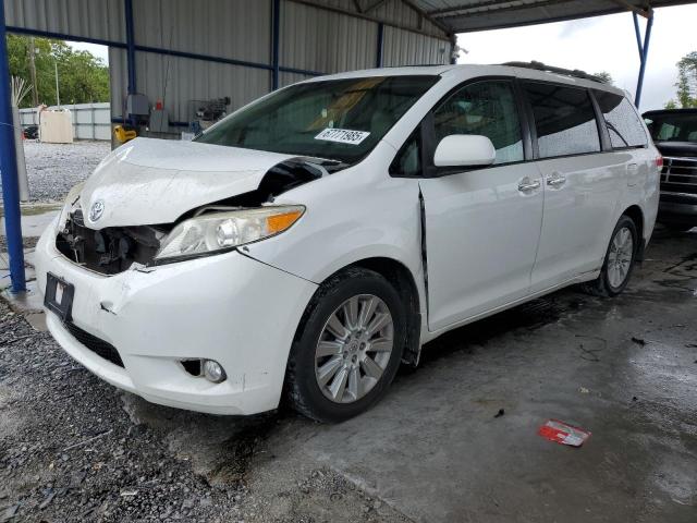 TOYOTA SIENNA XLE