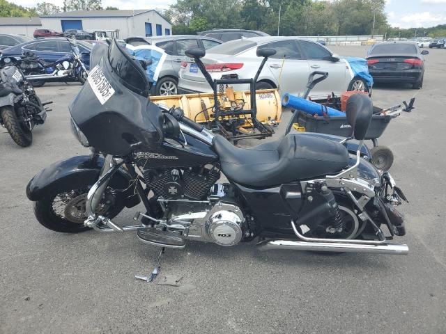 2011 HARLEY-DAVIDSON FLHX - 1HD1KBM19BB618436