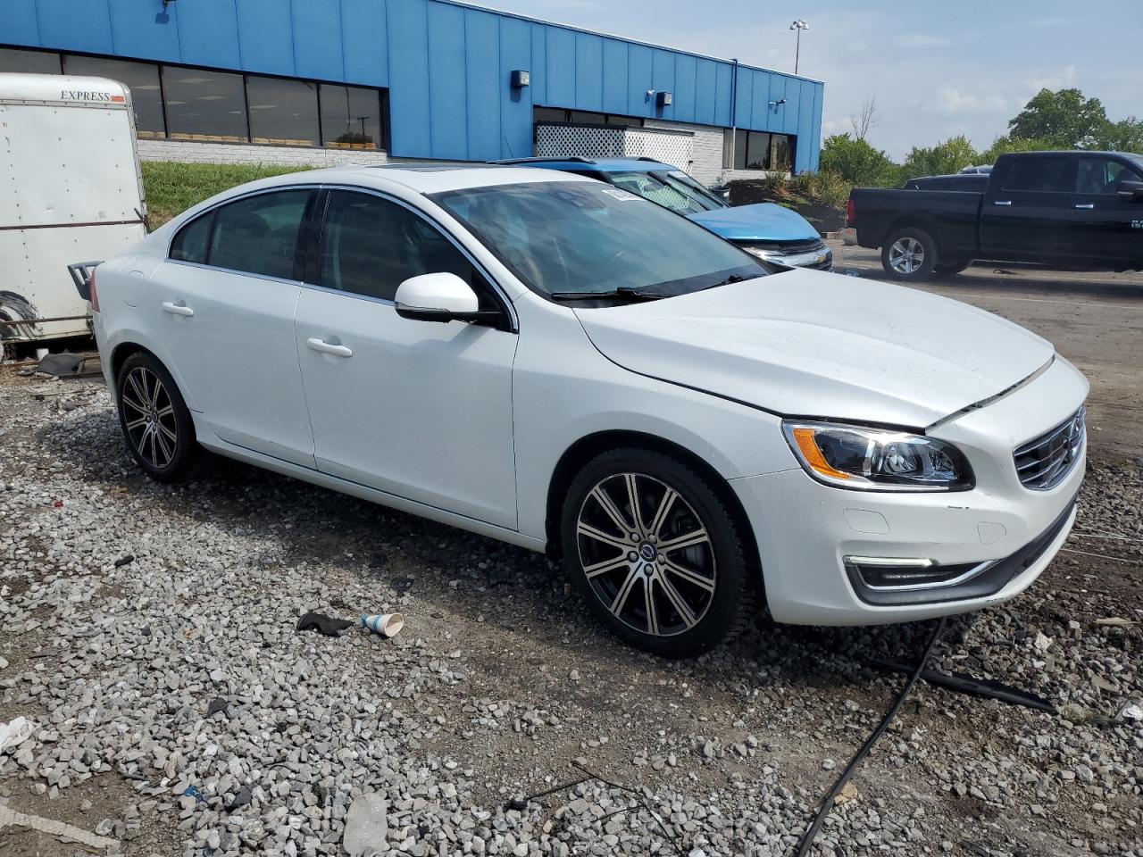 VOLVO S60 PLATINUM