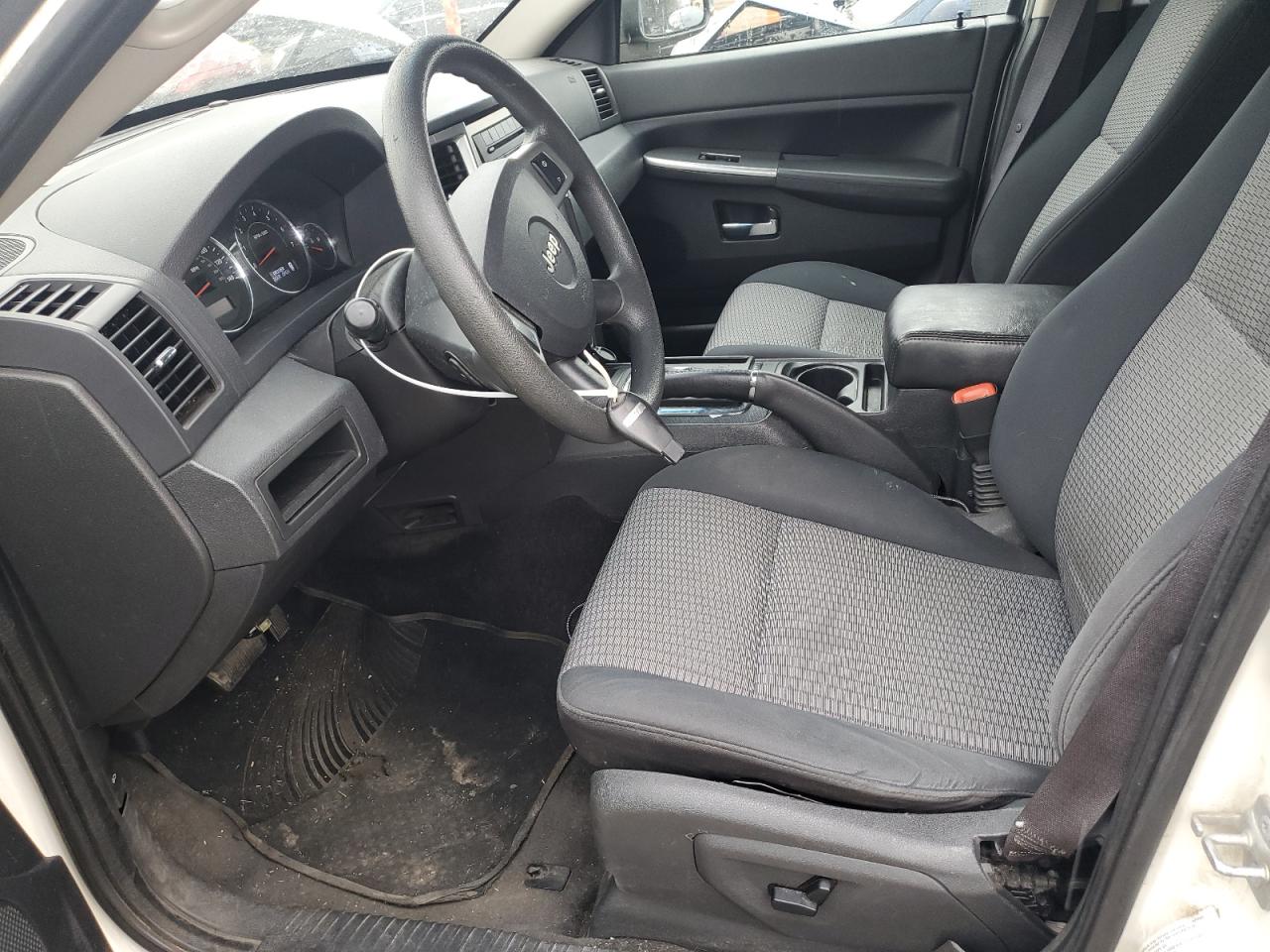 JEEP GRAND CHEROKEE LAREDO