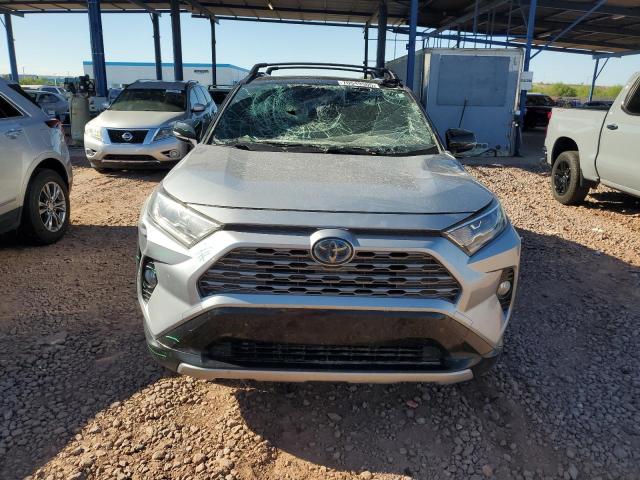 2019 TOYOTA RAV4 XSE JTMEWRFV6KJ021718