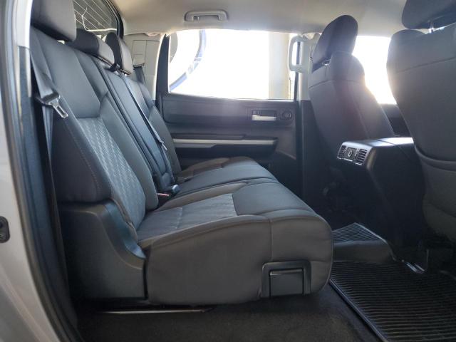 2019 TOYOTA TUNDRA CREWMAX SR5 5TFEY5F10KX244446