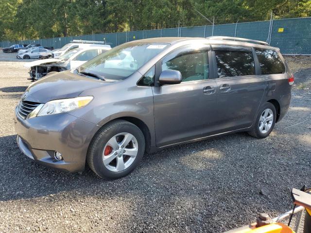 TOYOTA SIENNA LE