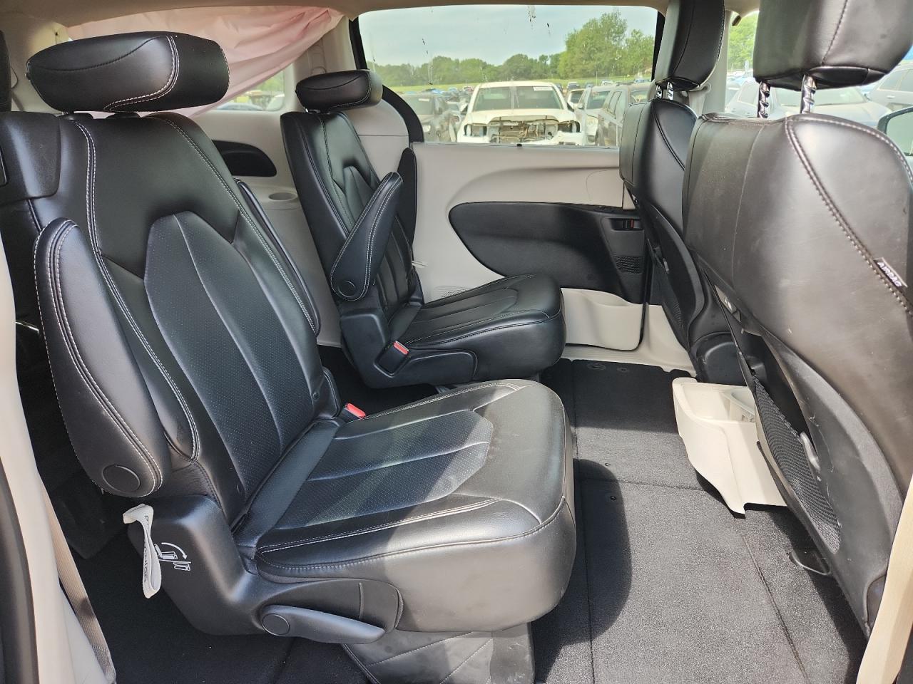 CHRYSLER PACIFICA TOURING L