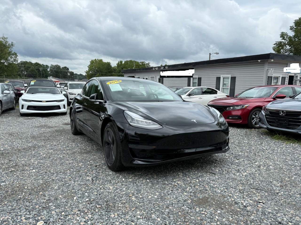 TESLA MODEL 3
