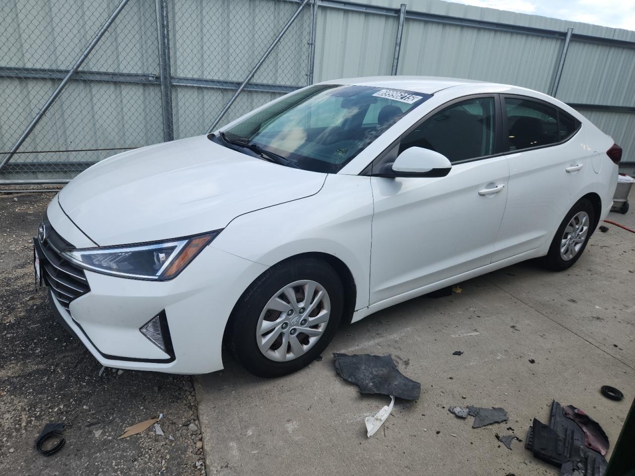 HYUNDAI ELANTRA SE