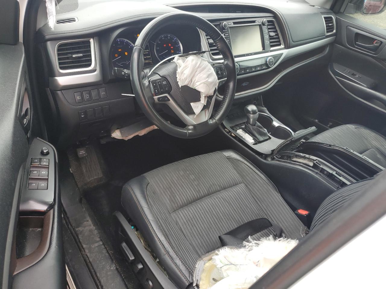 TOYOTA HIGHLANDER LE