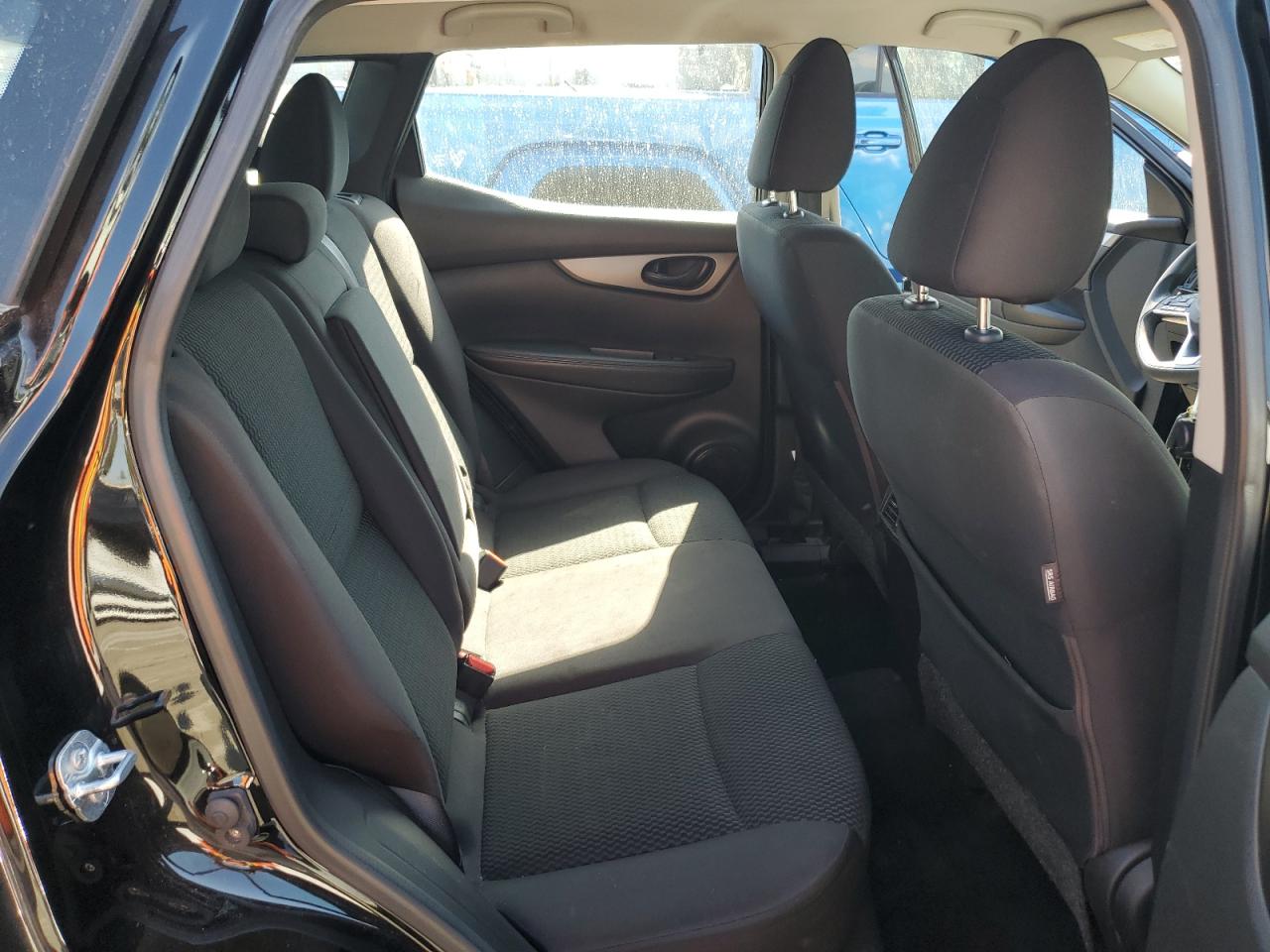 NISSAN ROGUE SPORT S