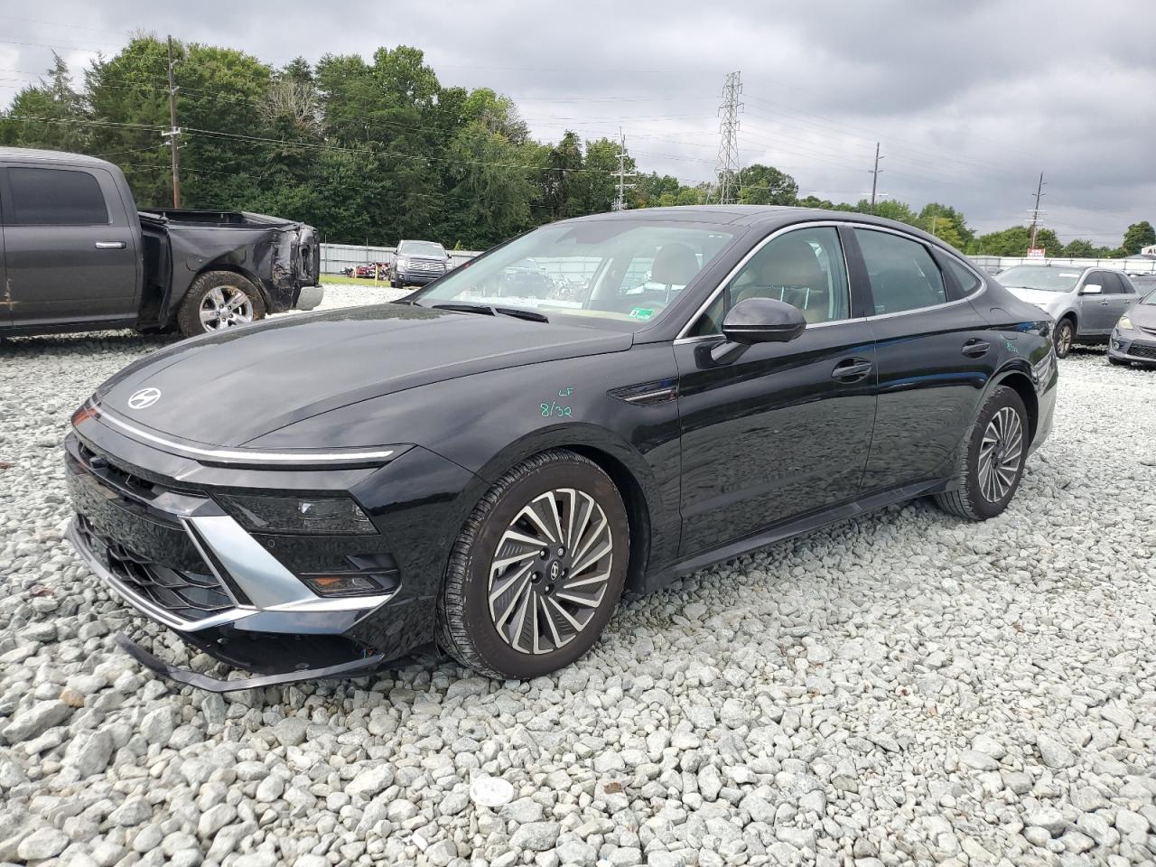 HYUNDAI SONATA HYBRID