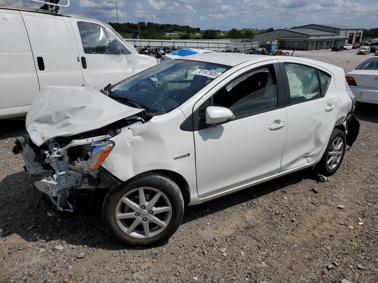 TOYOTA PRIUS C