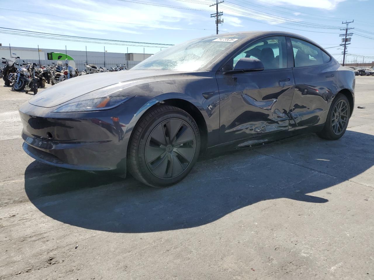 TESLA MODEL 3