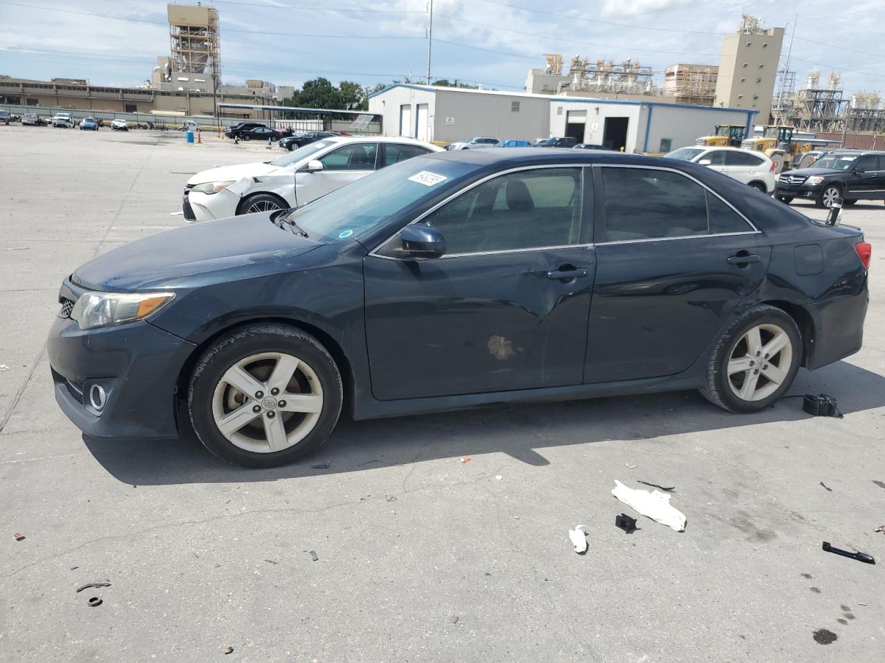 TOYOTA CAMRY BASE