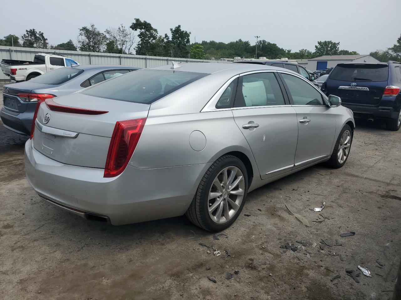 CADILLAC XTS LUXURY COLLECTION