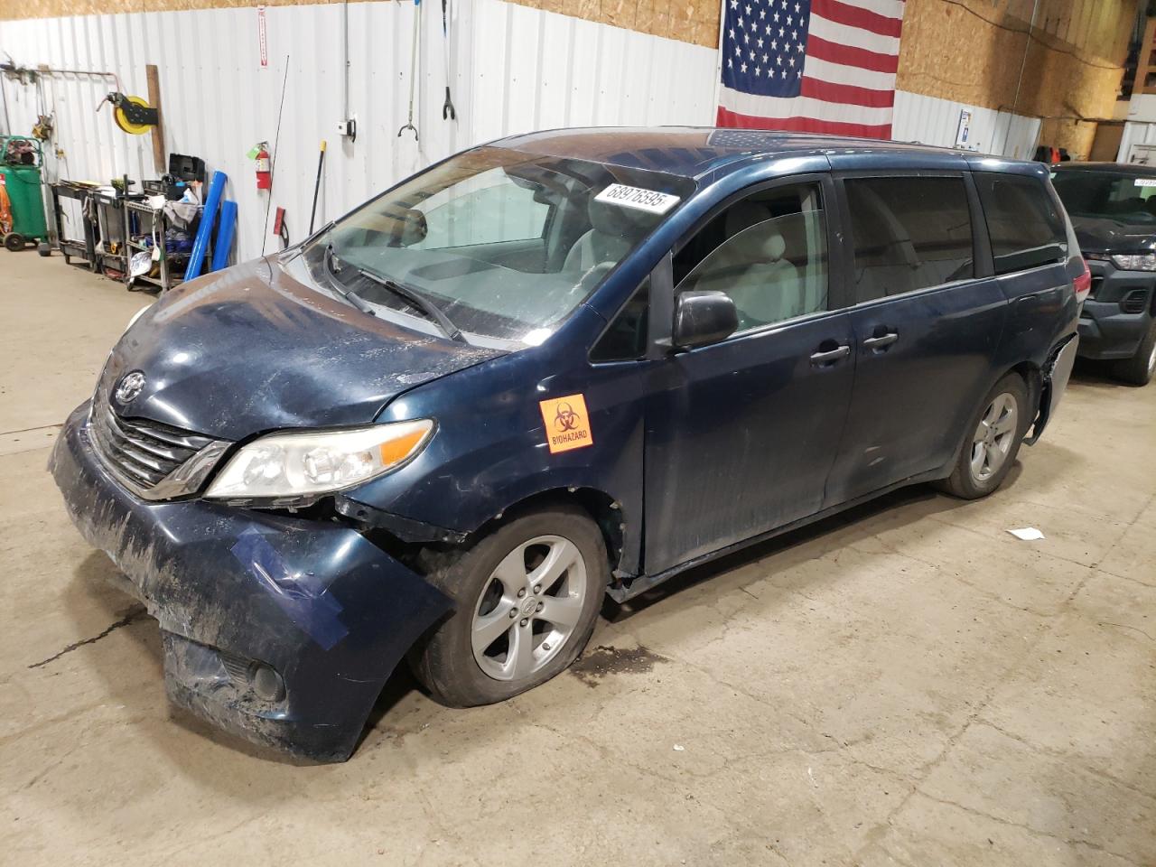 TOYOTA SIENNA BASE