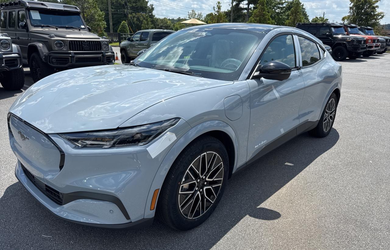 FORD MUSTANG PREMIUM