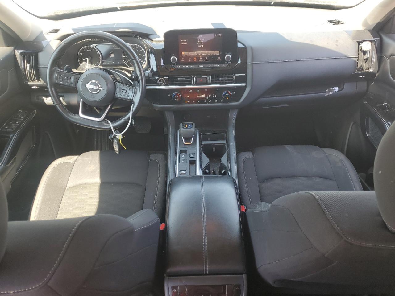 NISSAN PATHFINDER SV