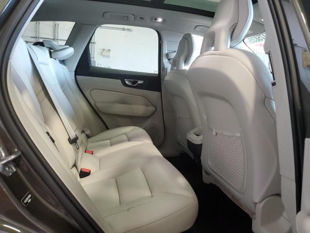 2018 VOLVO XC60 T6 MO YV4A22RK6J1018218