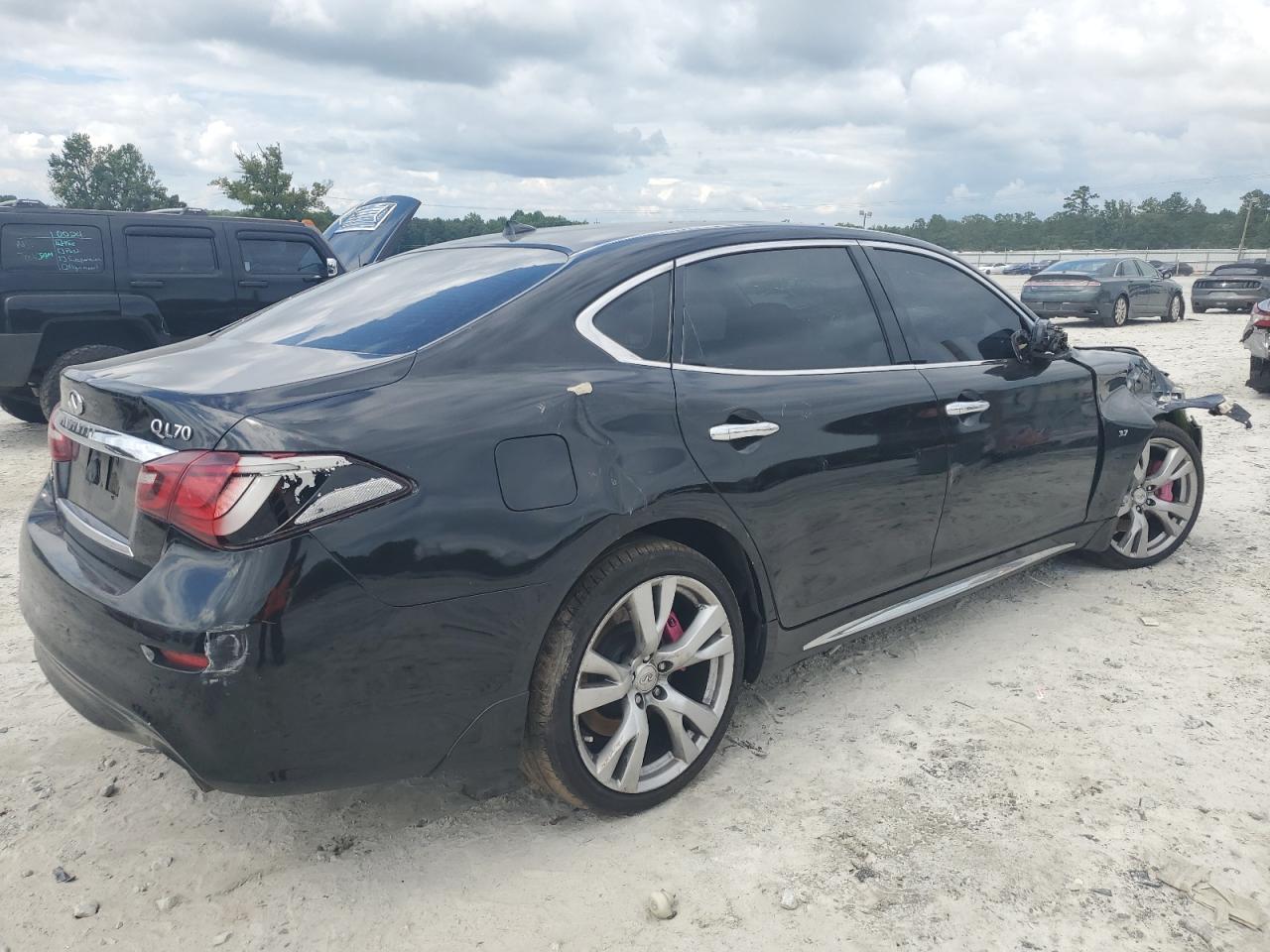 INFINITI Q70 3.7 LUXE