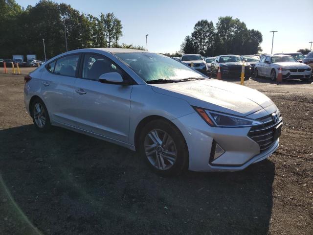 2019 HYUNDAI ELANTRA SE KMHD84LF0KU785886