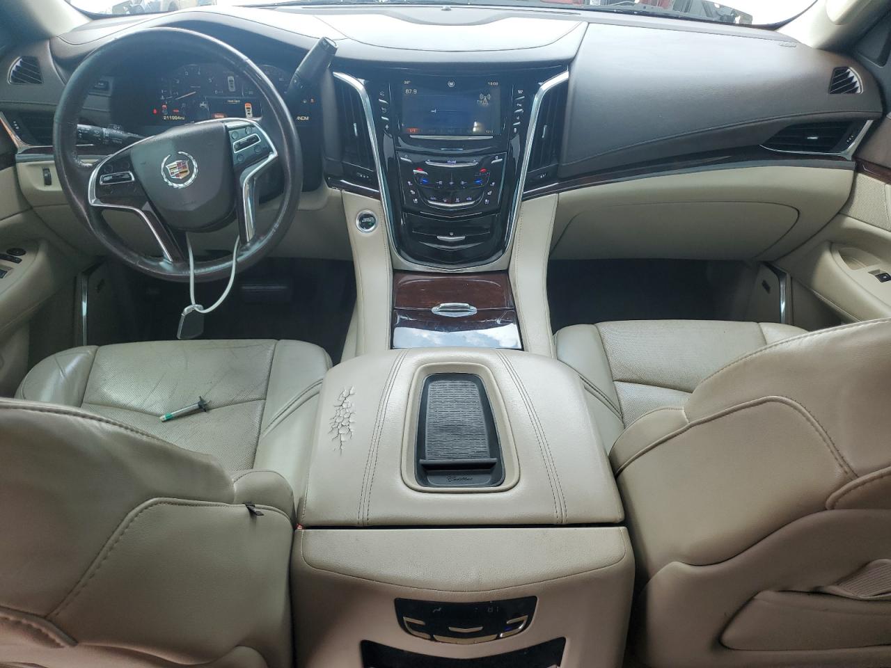 CADILLAC ESCALADE LUXURY