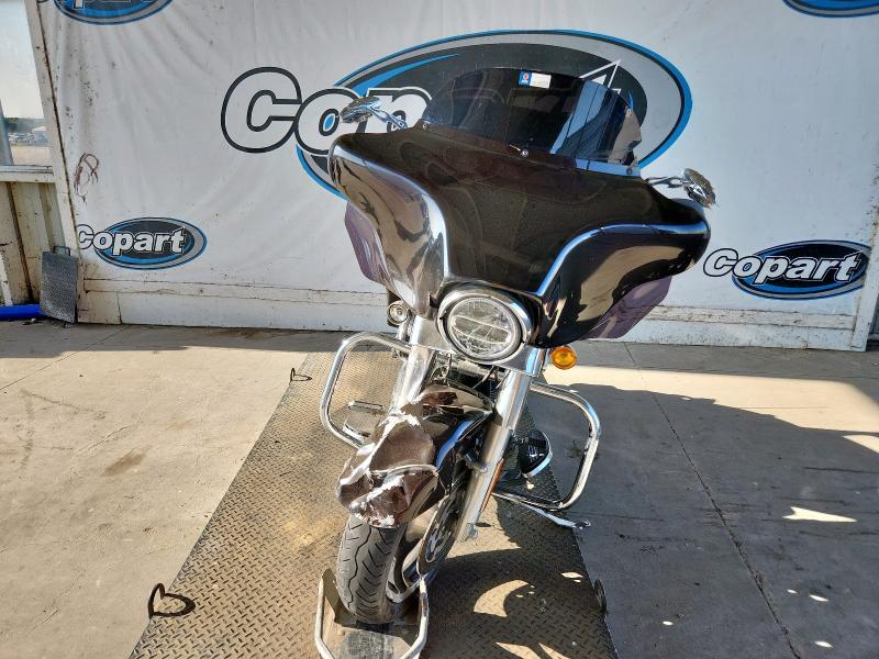 2011 HARLEY-DAVIDSON FLHX 1HD1KBM12BB636387