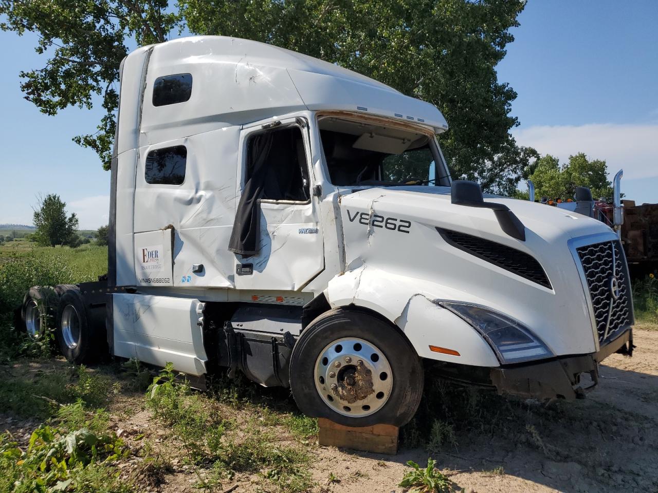  Salvage Volvo Vnl